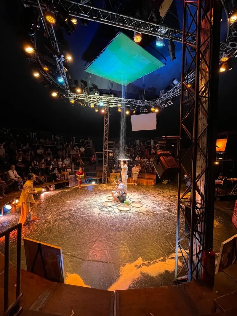 Cirque cambodgien Phare